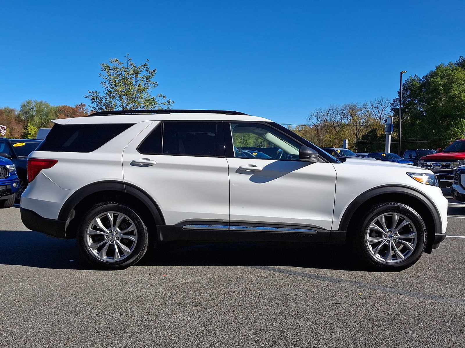 Certified 2023 Ford Explorer XLT w/ Equipment Group 202A image 9