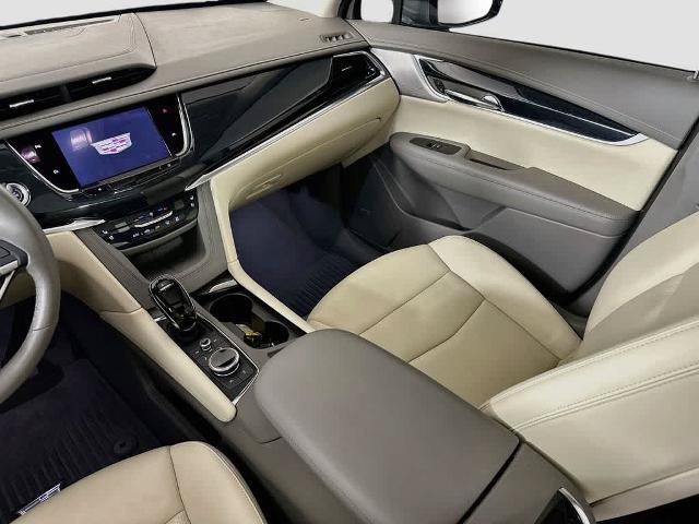 Used 2024 Cadillac XT6 Premium Luxury AWD/4WD image 11