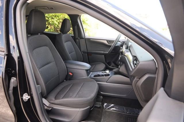 Certified 2025 Ford Escape Active AWD/4WD image 25
