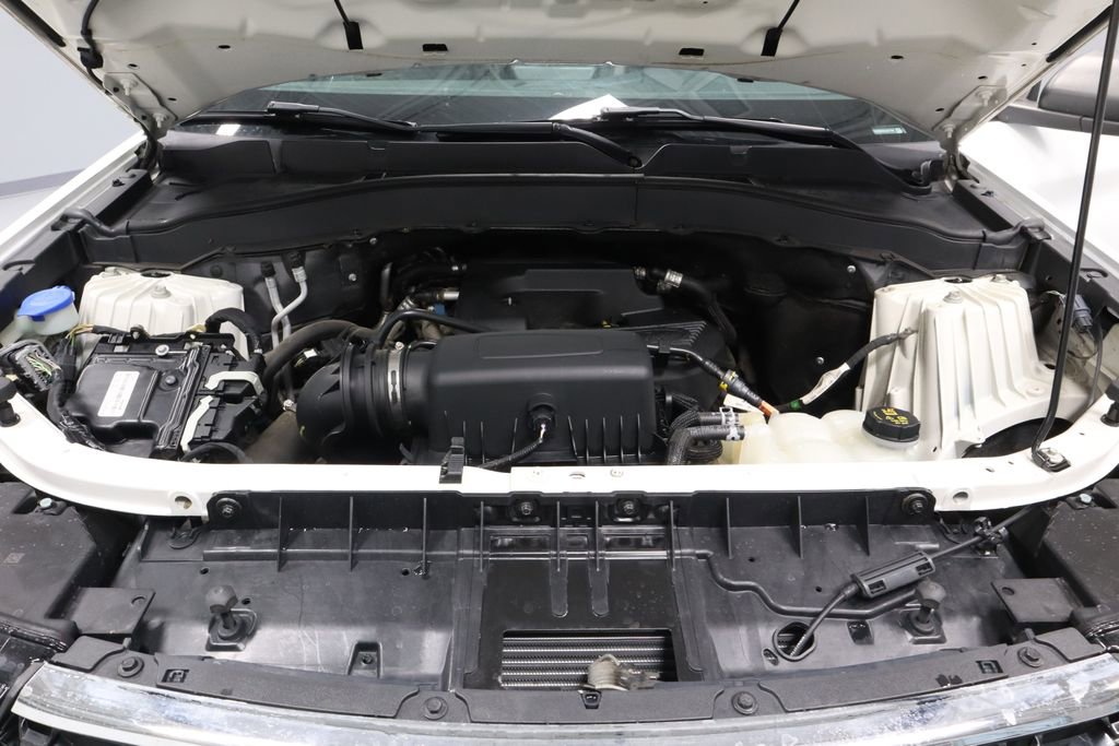 Certified 2020 Ford Explorer XLT w/ Equipment Group 202A image 14