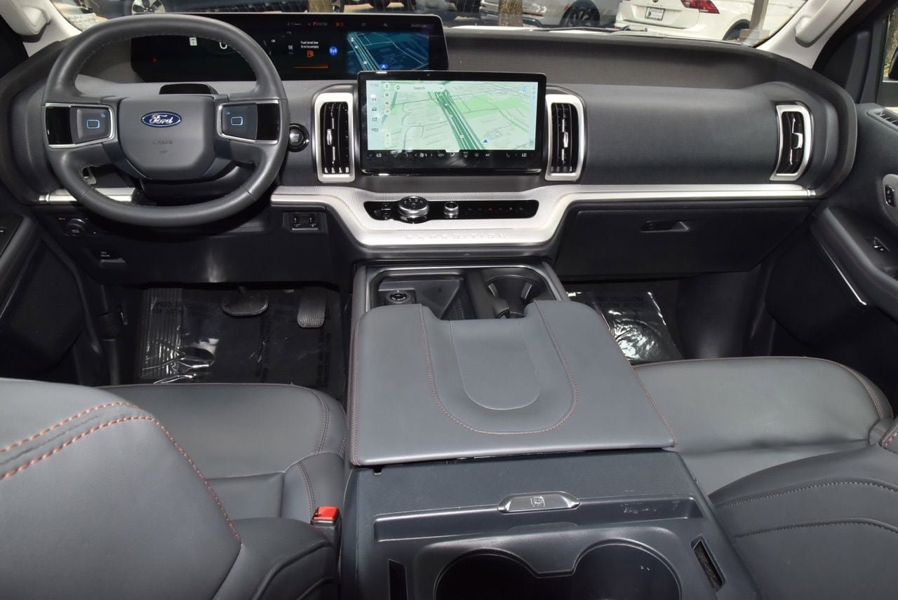 Certified 2025 Ford Expedition Active AWD/4WD image 17