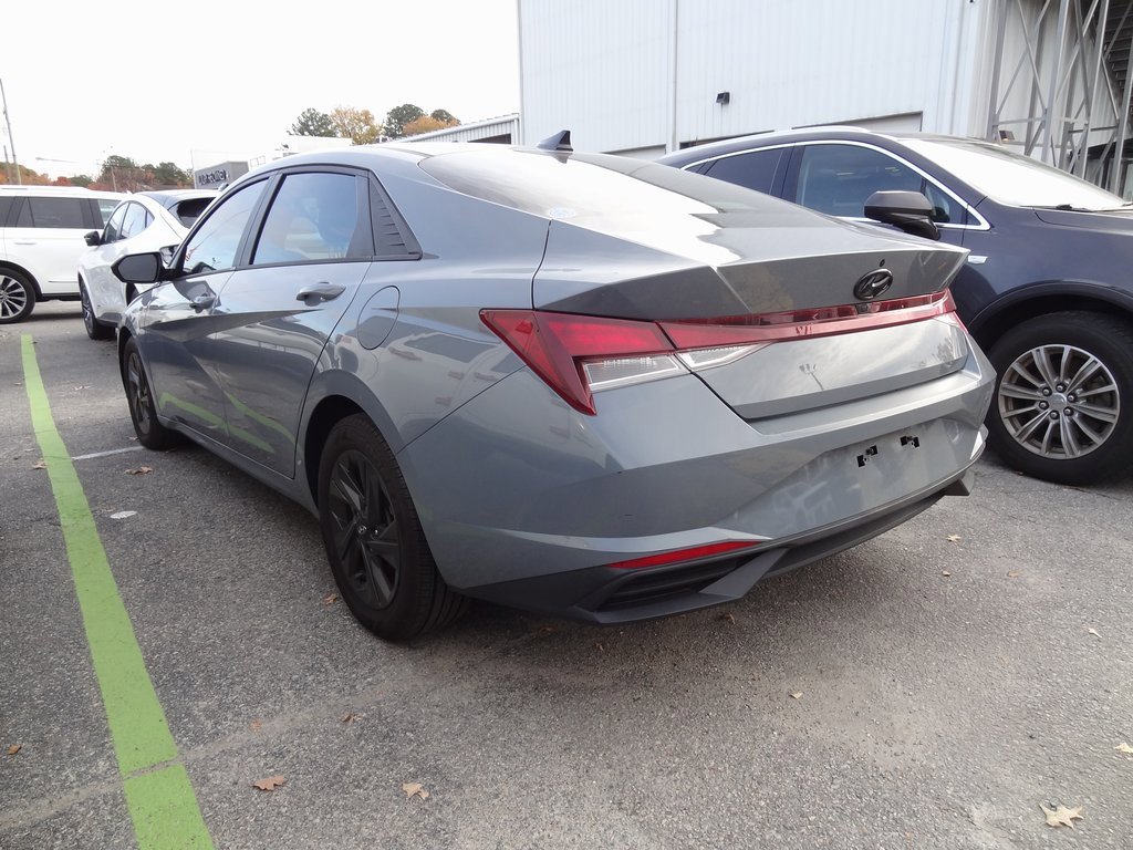 Used 2021 Hyundai Elantra SEL image 4
