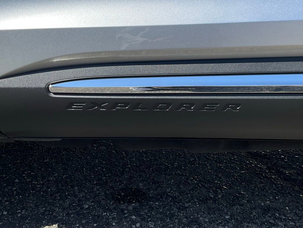 Certified 2022 Ford Explorer XLT w/ Equipment Group 202A image 95