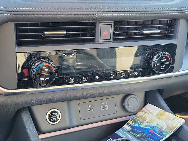 Used 2023 Nissan Rogue SV image 27