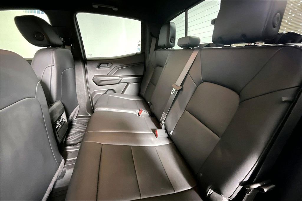 Used 2025 Chevrolet Colorado Trail Boss image 21