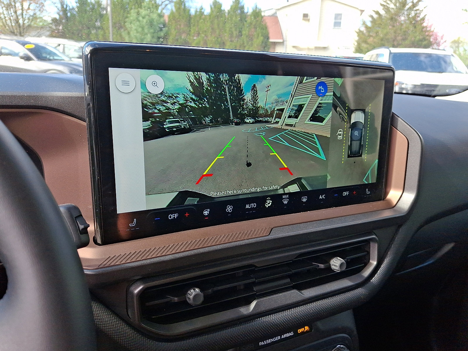 Certified 2025 Ford Bronco Sport Outer Banks w/ Outer Banks Tech Package+ AWD/4WD image 19