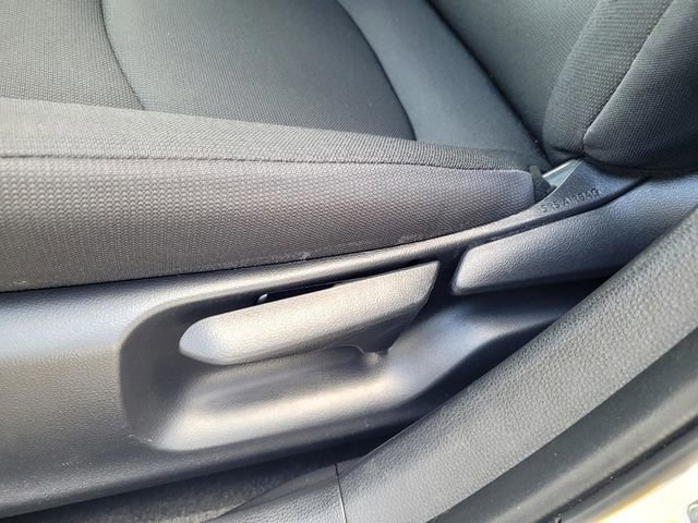 Used 2021 Toyota Corolla LE image 12