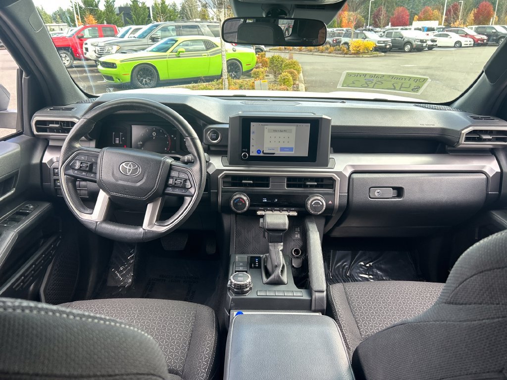 Used 2025 Toyota 4Runner SR5 AWD/4WD image 16