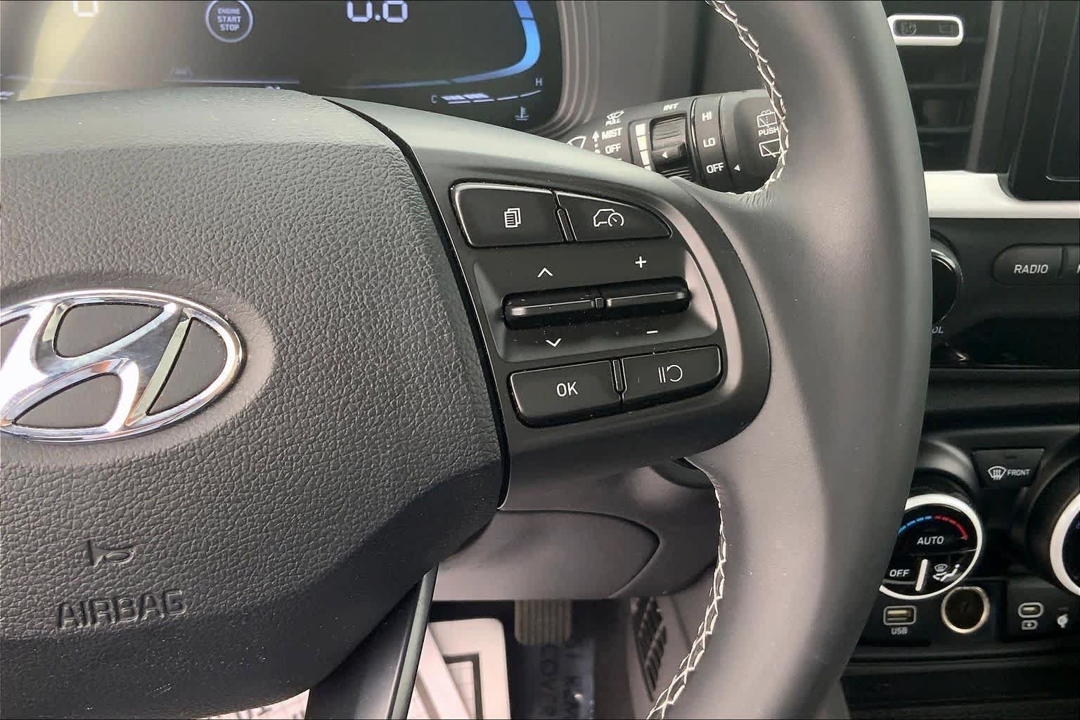 Used 2024 Hyundai Venue Limited FWD image 24