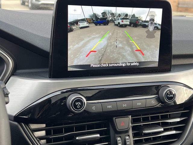 Certified 2022 Ford Escape Titanium w/ Class II Trailer Tow Package image 24