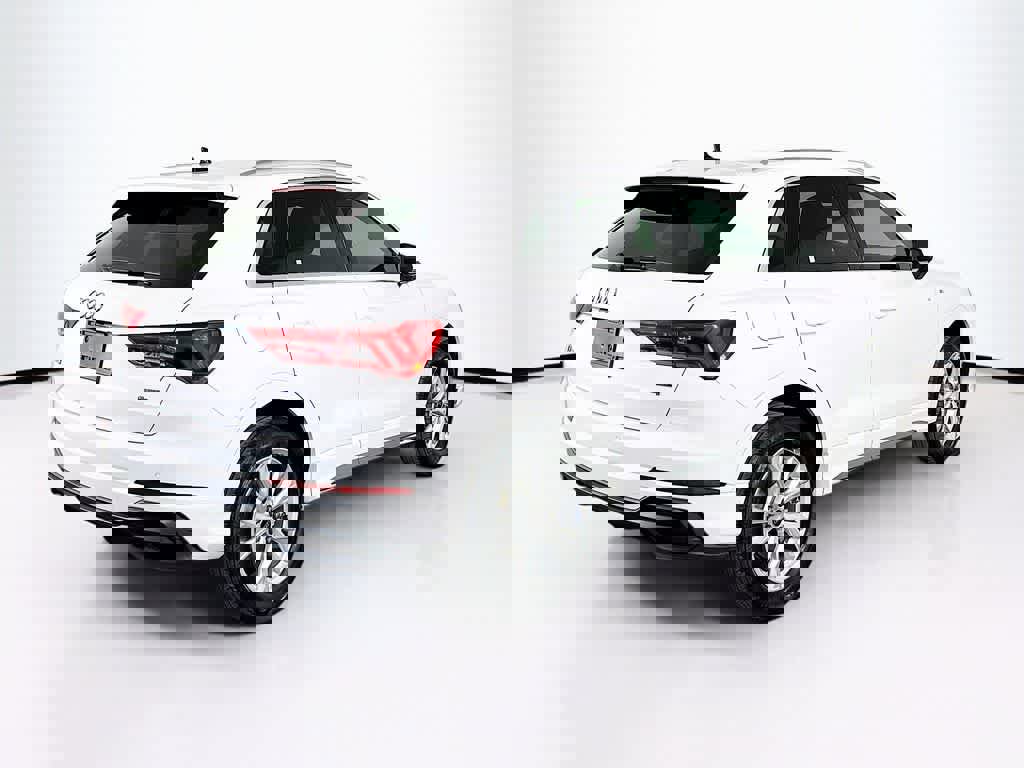 Used 2024 Audi Q3 2.0T Premium image 25