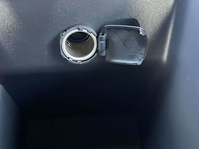 Used 2025 Toyota Camry SE FWD image 30