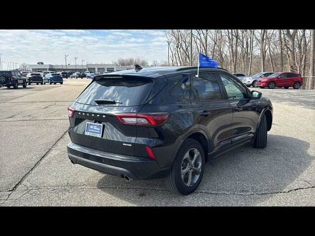 Certified 2024 Ford Escape ST-Line w/ Tech Pack #1 AWD/4WD image 4