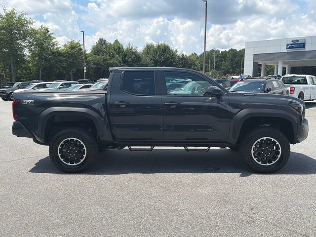 Used 2025 Toyota Tacoma TRD Off-Road AWD/4WD image 9