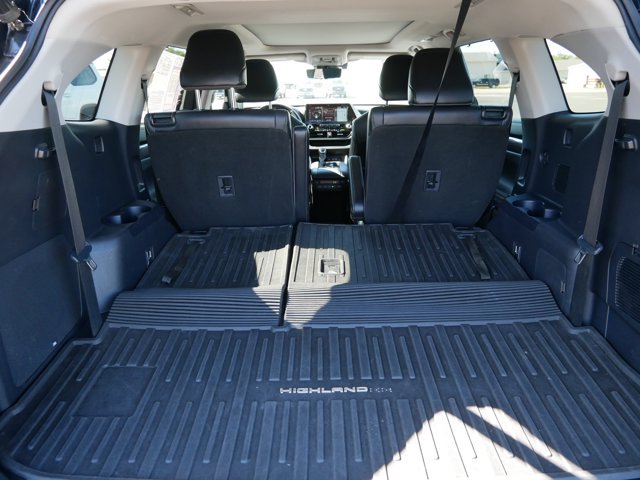 Used 2021 Toyota Highlander Platinum AWD/4WD image 10