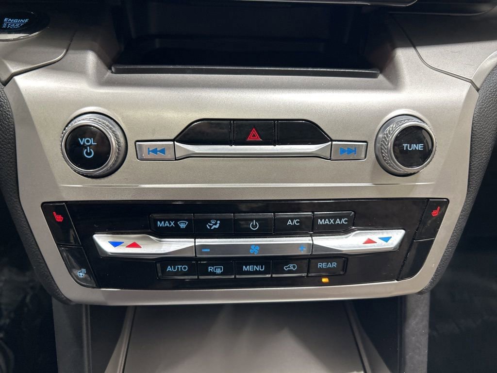 Certified 2022 Ford Explorer XLT w/ Equipment Group 202A image 21