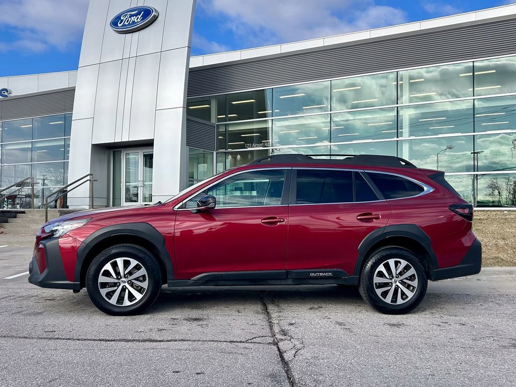 Used 2025 Subaru Outback Premium image 5