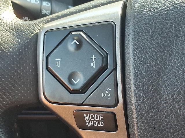 Used 2017 Toyota Tacoma SR5 image 20