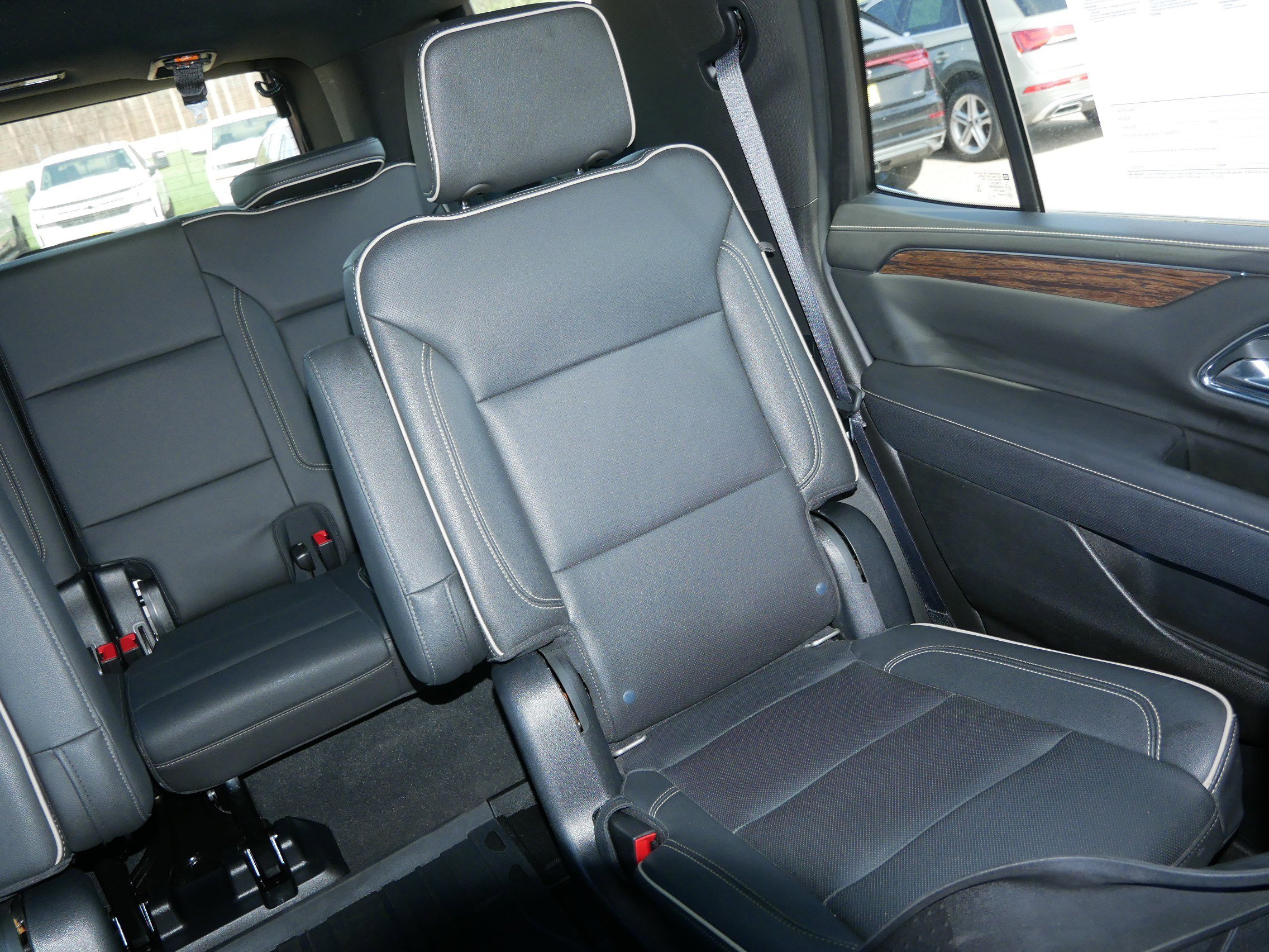 Used 2021 Chevrolet Tahoe Premier AWD/4WD image 14