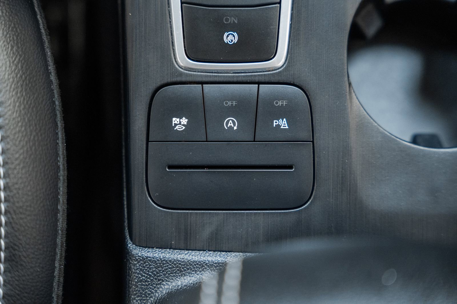 Certified 2022 Ford Escape Titanium image 30