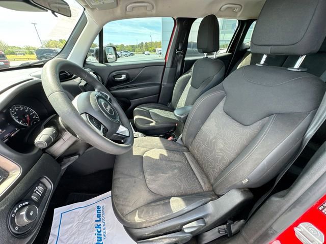 Used 2023 Jeep Renegade Latitude AWD/4WD image 12