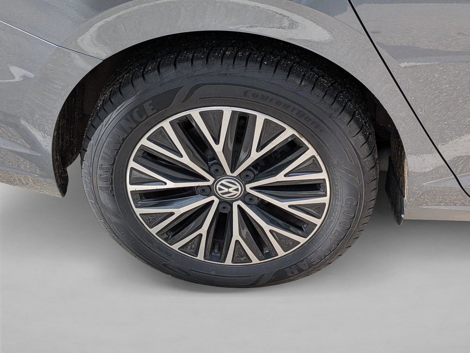 Used 2020 Volkswagen Jetta SE w/ SE Cold Weather Package FWD image 9