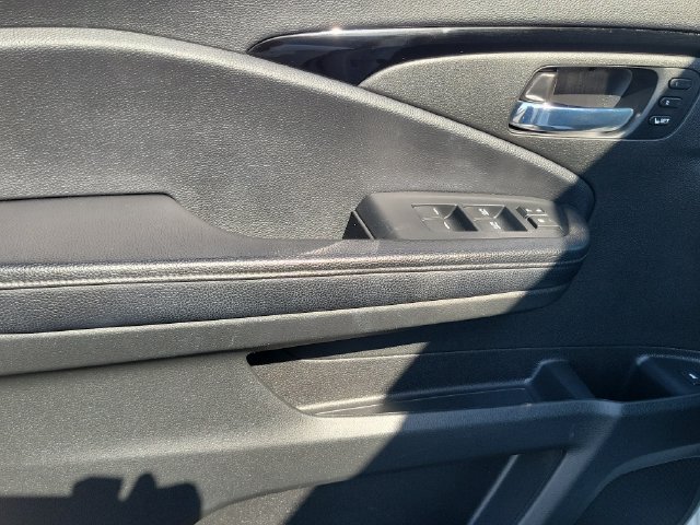 Used 2021 Honda Pilot Touring image 22