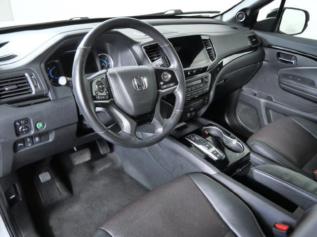 Used 2021 Honda Pilot Black Edition image 3