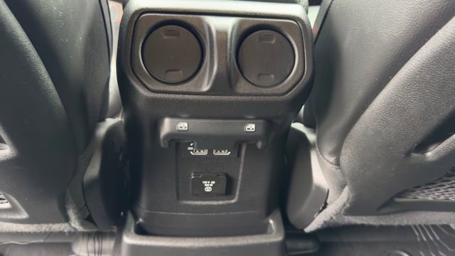 Used 2022 Jeep Wrangler Unlimited Rubicon w/ Xtreme Recon 35" Tire Package image 23