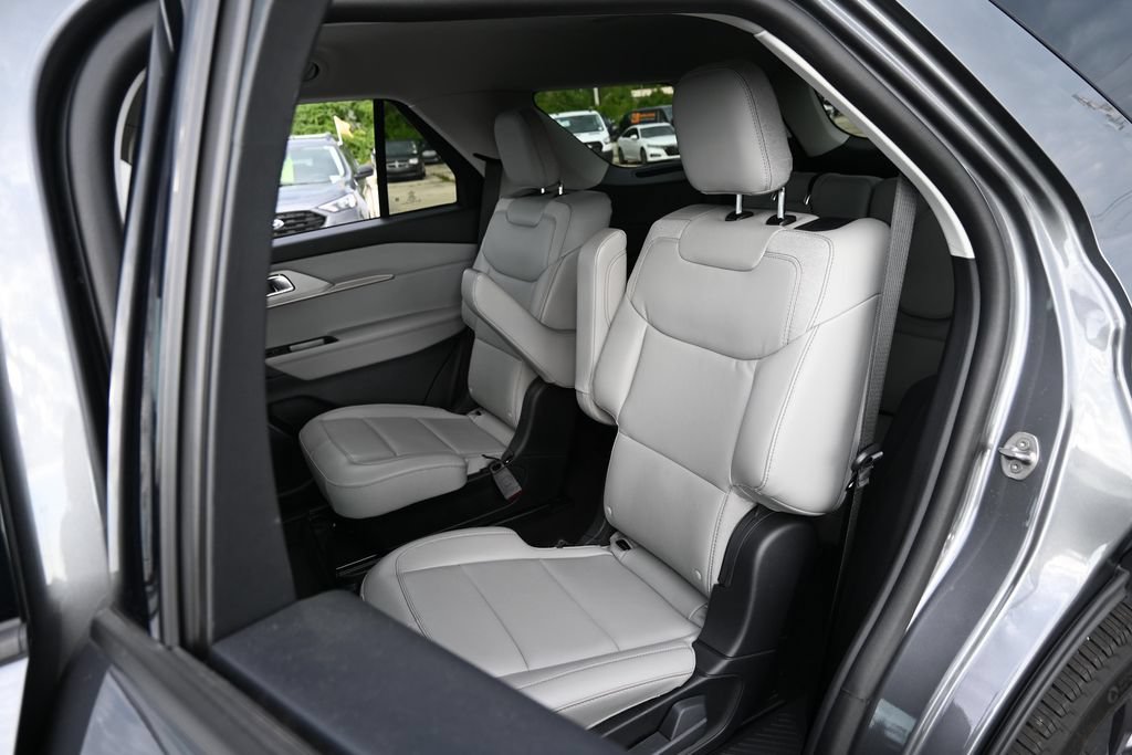 Certified 2026 Ford Explorer Active w/ Active Comfort Package AWD/4WD image 28
