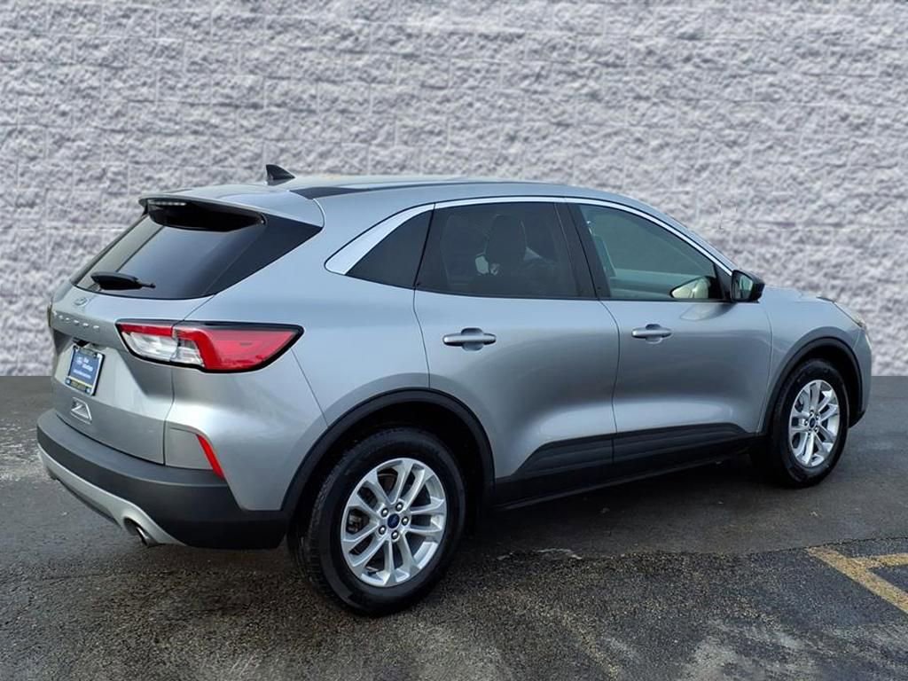 Certified 2022 Ford Escape SE image 3