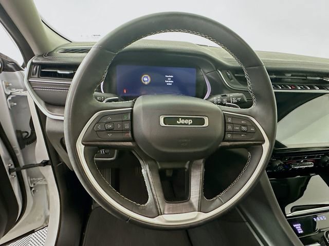 Used 2023 Jeep Grand Cherokee L Limited AWD/4WD image 16