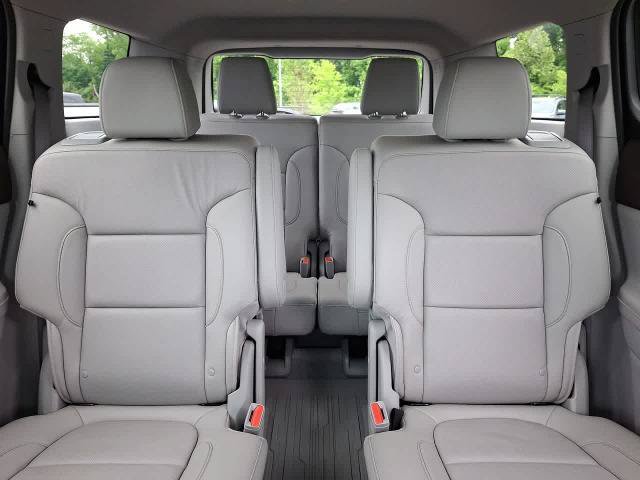 Used 2023 GMC Acadia SLT w/ Technology Package FWD image 12