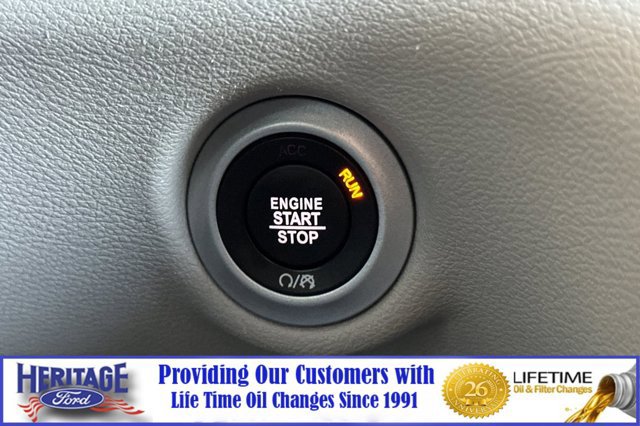 Used 2023 Chrysler Pacifica Touring-L image 23