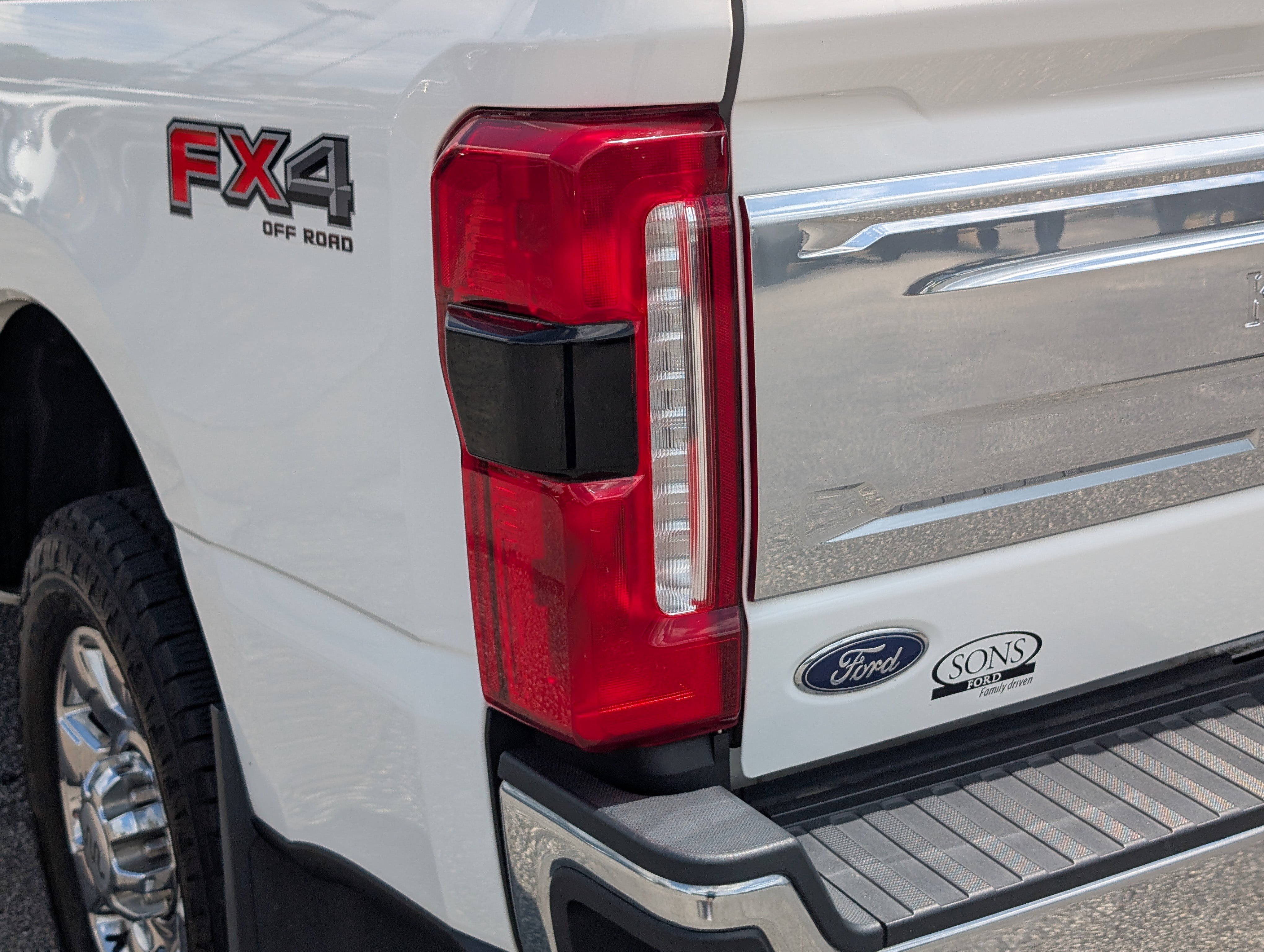 Certified 2023 Ford F250 King Ranch w/ Chrome Package AWD/4WD image 18
