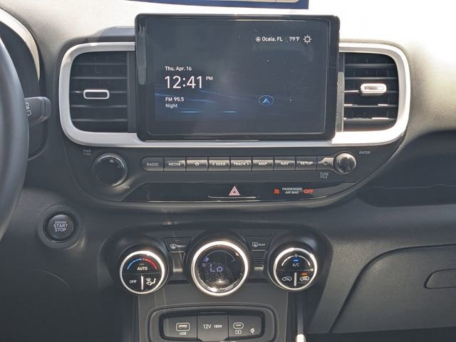 Used 2024 Hyundai Venue Limited FWD image 16
