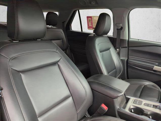 Certified 2022 Ford Explorer XLT w/ Equipment Group 202A RWD image 26