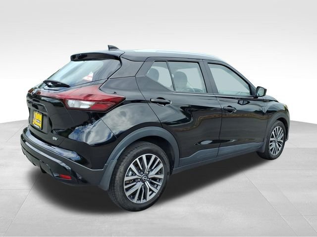 Used 2023 Nissan Kicks SV FWD image 13