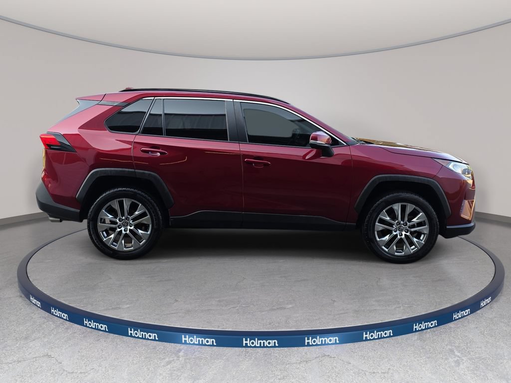 Used 2021 Toyota RAV4 XLE Premium AWD/4WD image 4