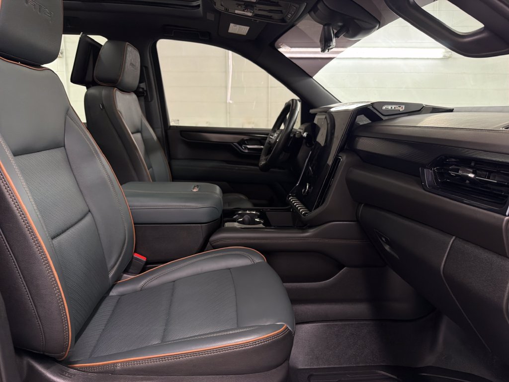 Used 2025 GMC Yukon AT4 w/ AT4 Premium Plus Package AWD/4WD image 30