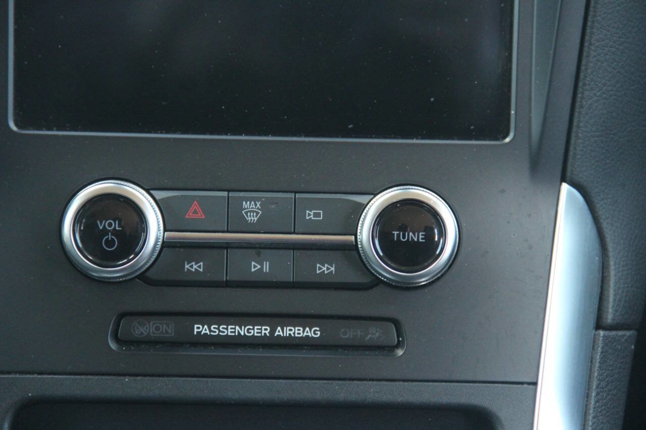 Certified 2024 Ford Edge Titanium AWD/4WD image 19