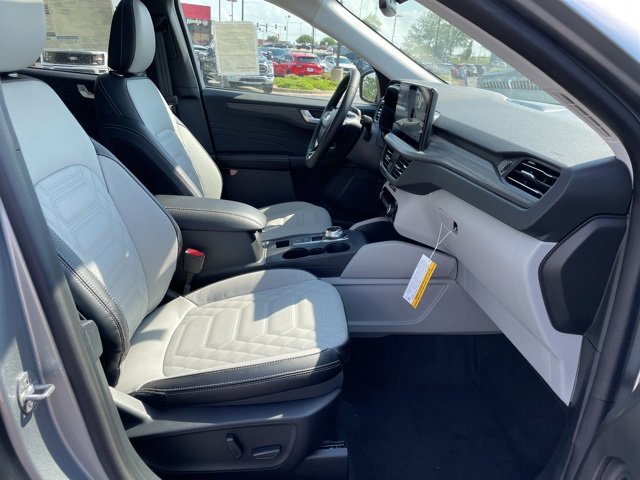 Certified 2024 Ford Escape SE w/ PHEV Premium Package image 18