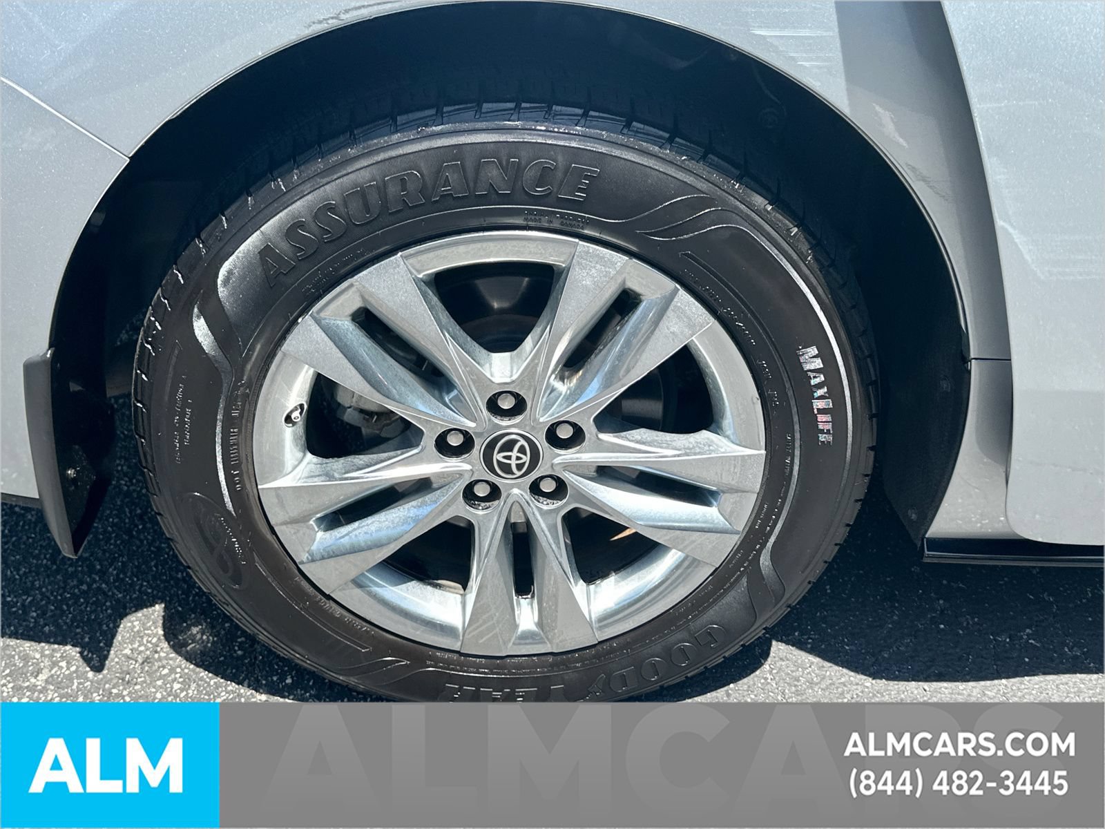 Used 2021 Toyota Sienna Limited FWD image 21