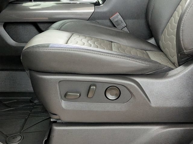 Used 2026 Chevrolet Silverado 2500 ZR2 AWD/4WD image 15