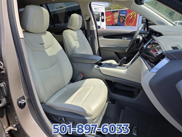 Used 2022 Cadillac XT6 Premium Luxury w/ Technology Package FWD image 16