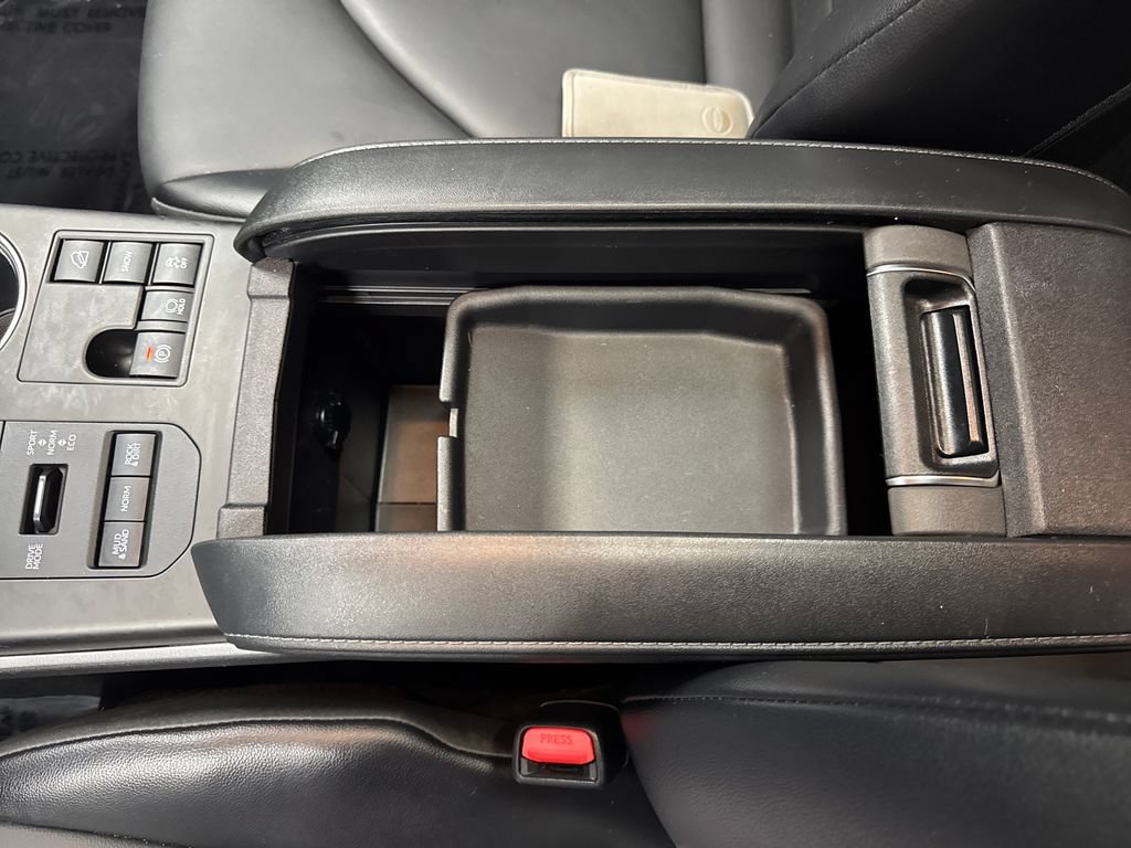 Used 2023 Toyota Highlander XLE AWD/4WD image 26