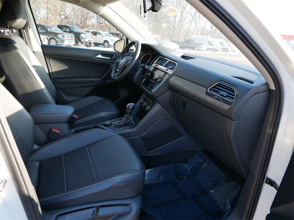 Used 2021 Volkswagen Tiguan SE image 8