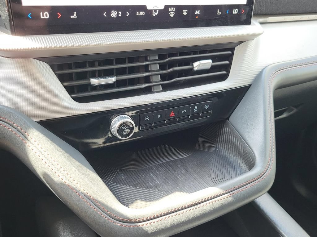 Certified 2025 Ford Explorer Active RWD image 8