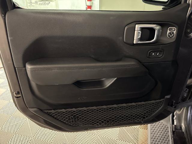 Used 2021 Jeep Wrangler Unlimited Sahara AWD/4WD image 16