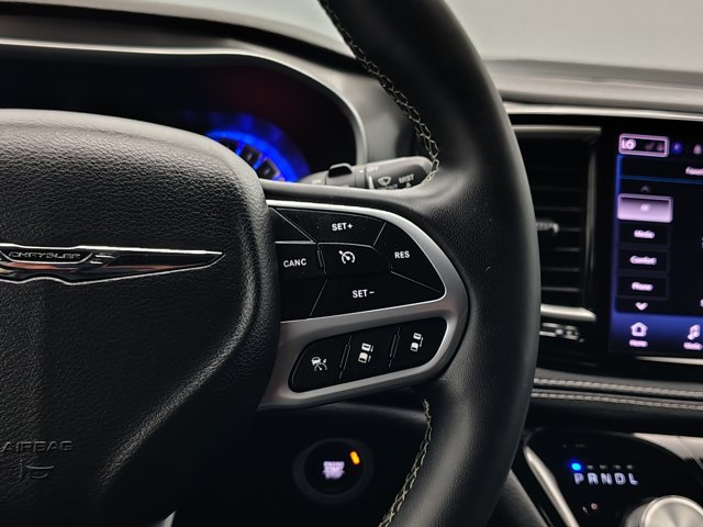 Used 2025 Chrysler Pacifica Select FWD image 34